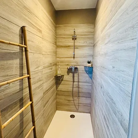 Palmiers 5 Min De La Mer, Confortable 4 Personnes, Parking Free, * Sérignan