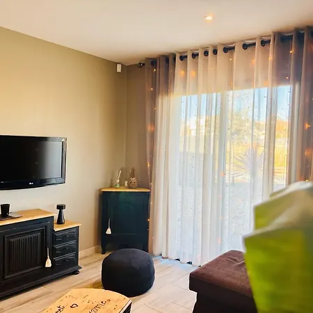 Villa Palmiers 5 Min De La Mer, Confortable 4 Personnes, Parking Free, *